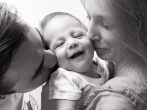 Closeup-of-Happy-Family